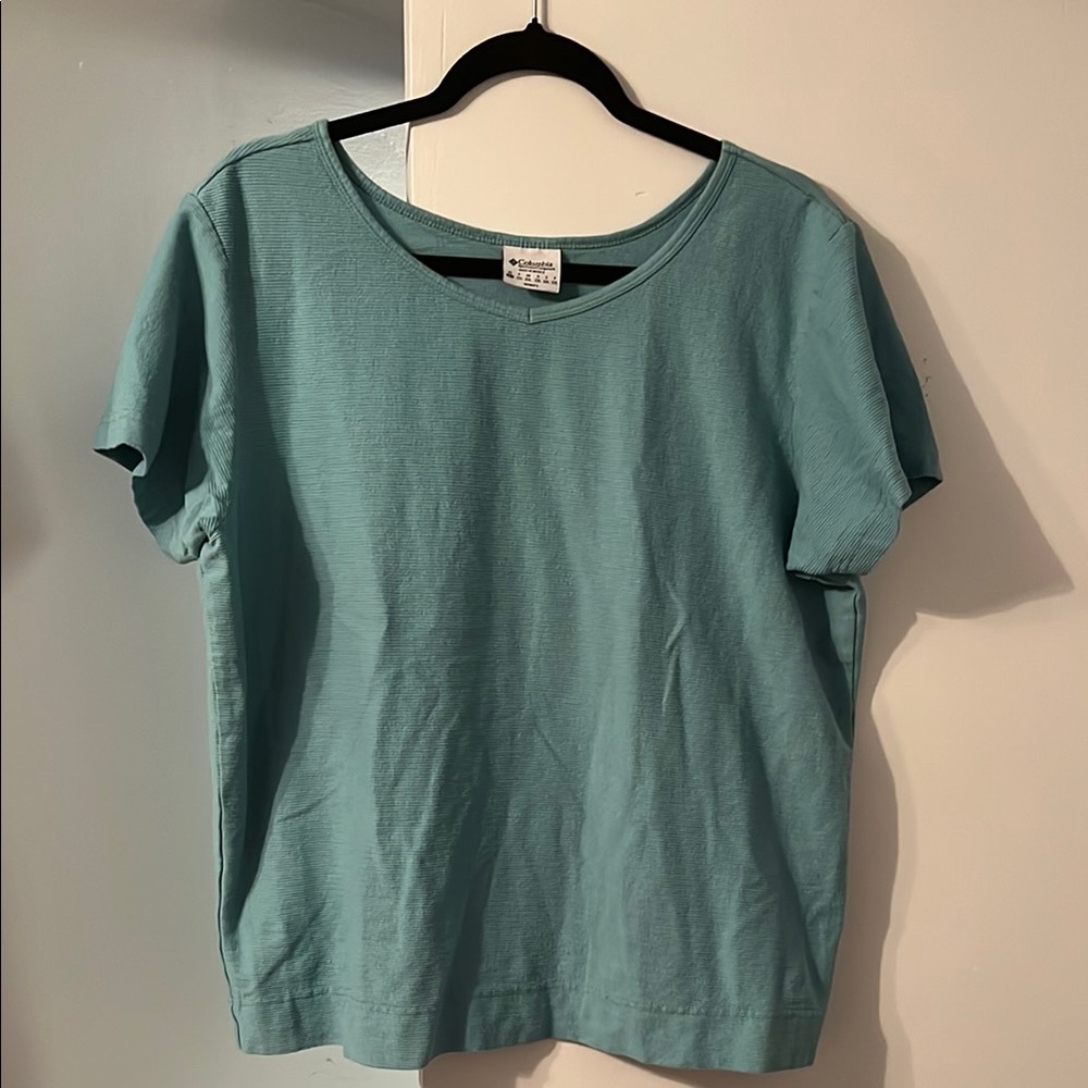 Columbia Women’s Blue Green Boxy Short Sleeve T-Shirt